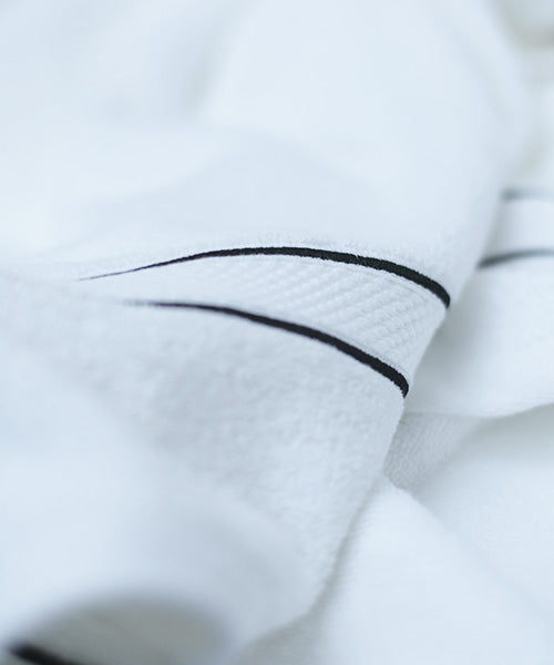 Black Cording White Bath Towels